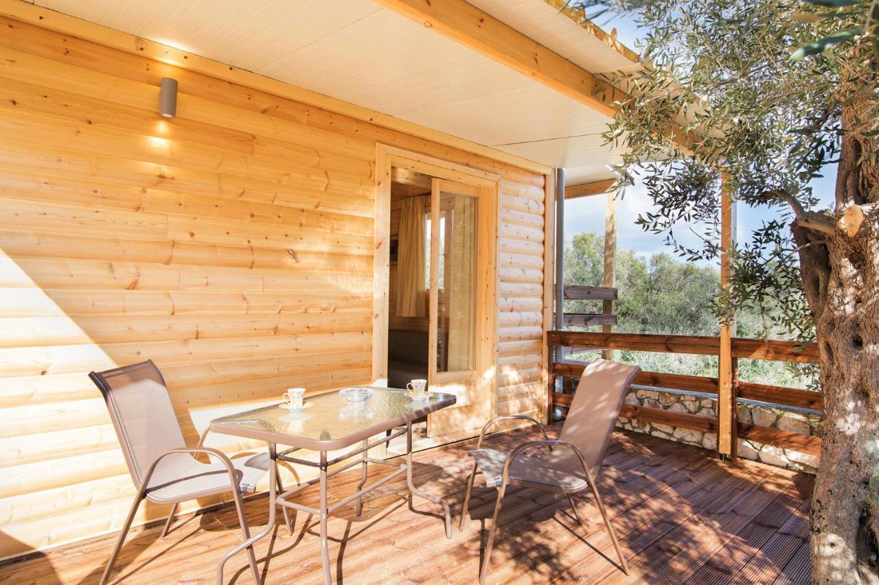 Romantic Tree House Kato Pavliana Exterior photo