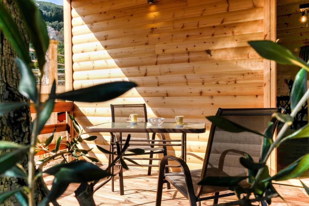 Romantic Tree House Kato Pavliana Exterior photo